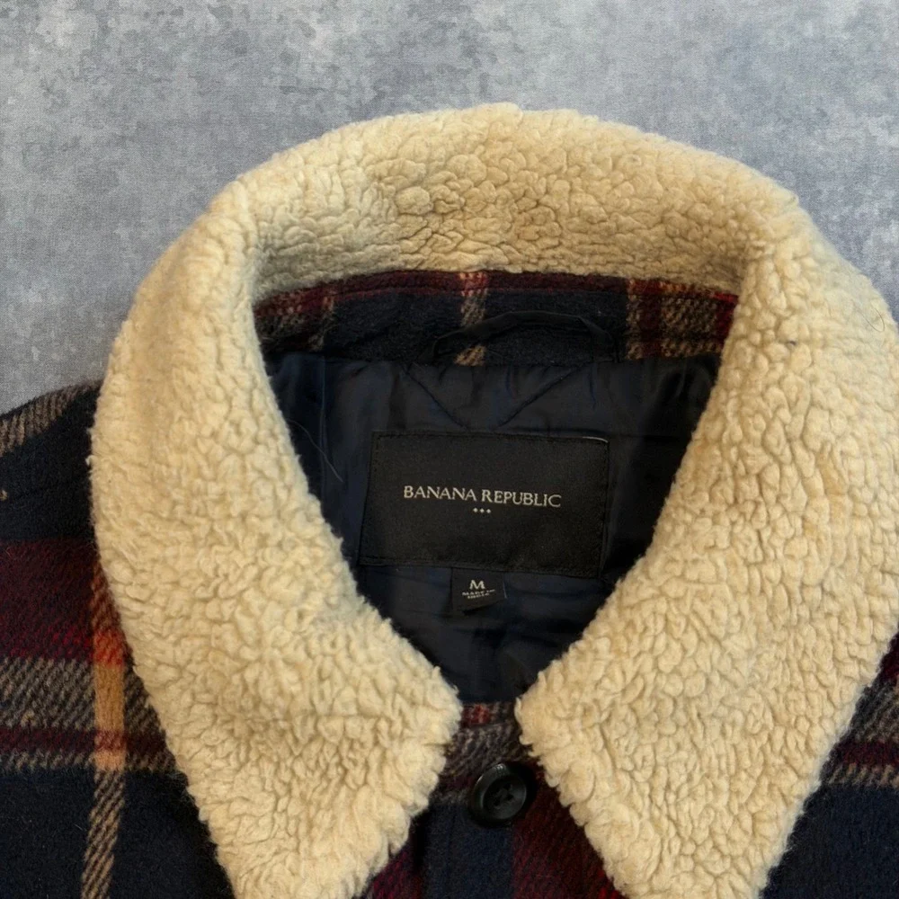 Banana Republic Mens Plaid Sherpa Collar Wool Blend Trucker Jacket Red Navy M